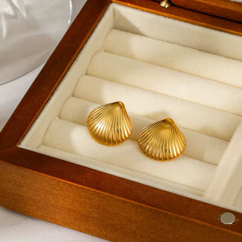 SEA SHELL STUD EARRINGS
