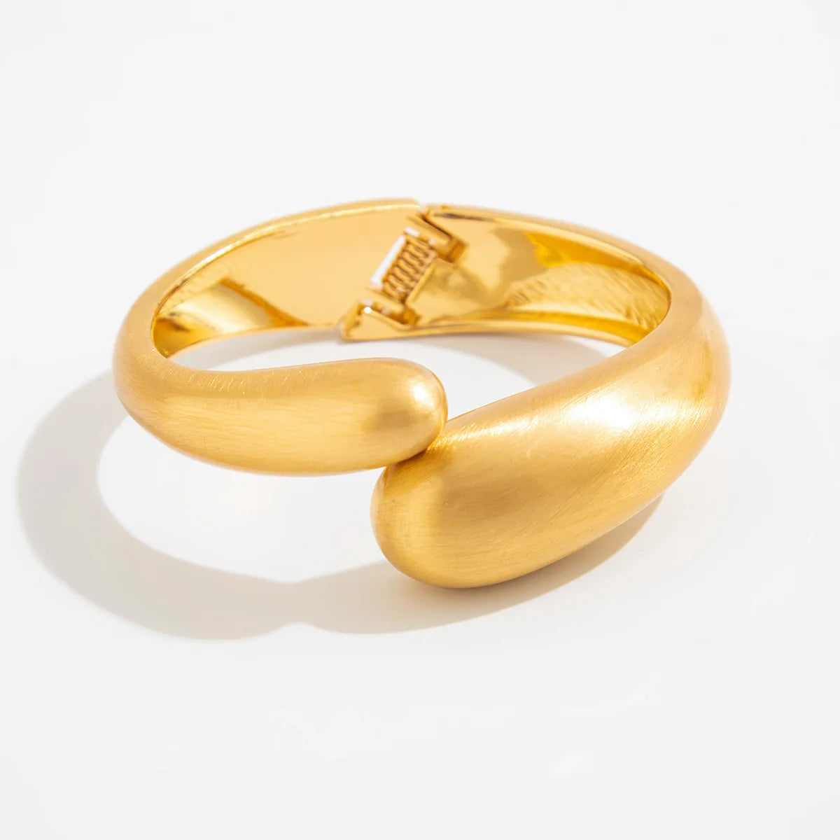 VILOA SOLO GOLD ARC BRACELET