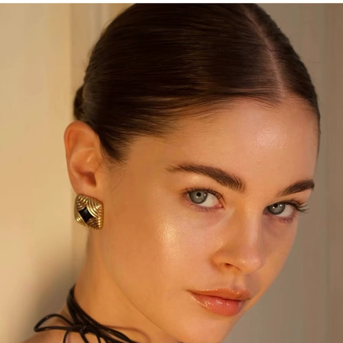 VINTAGE NOIR ART DÉCO STUD EARRINGS