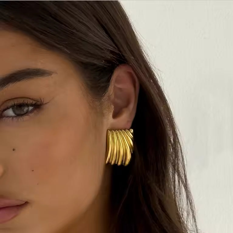 VINTAGE SCULPTED WAVE STUD EARRINGS