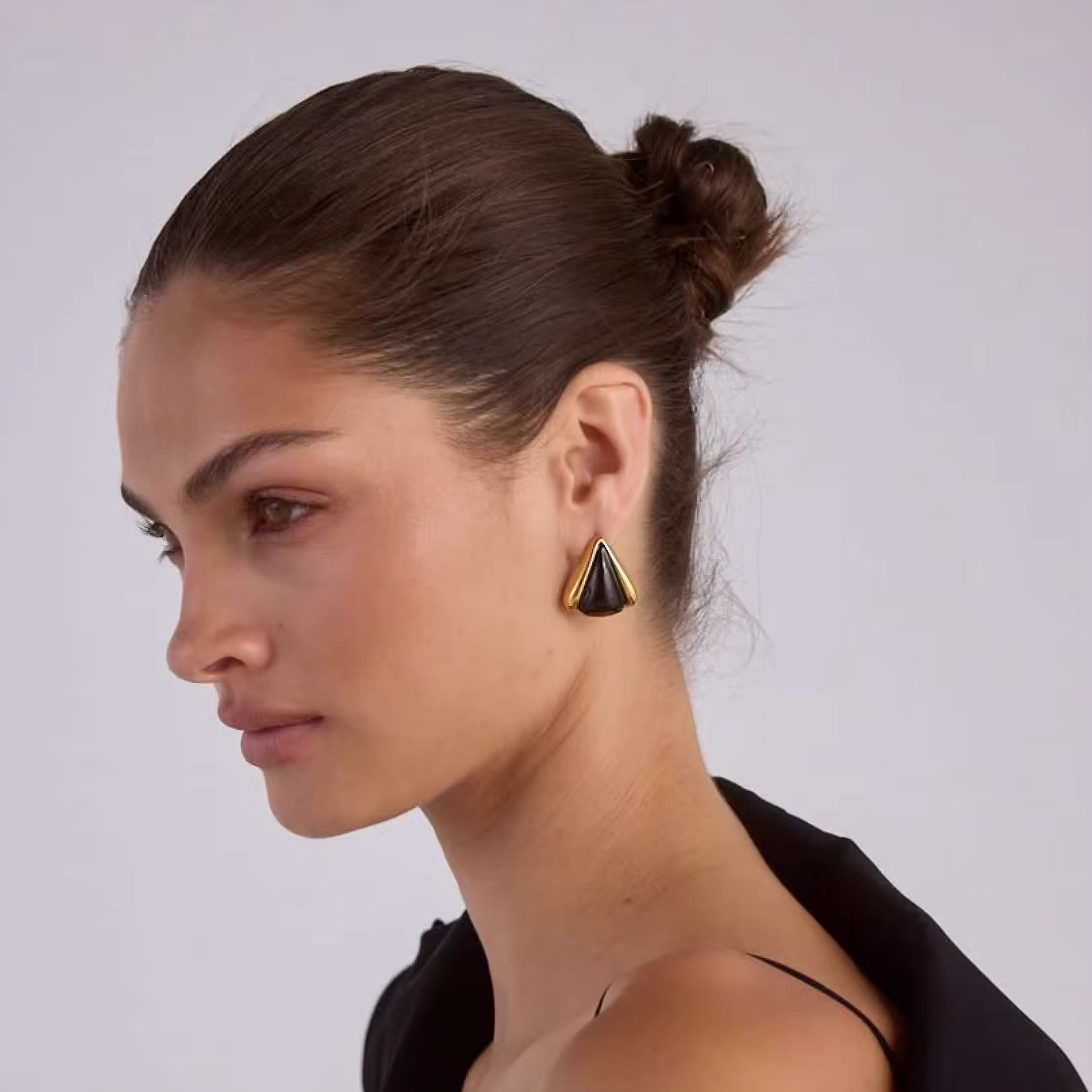 VINTAGE BLACK PYRAMID STUD EARRINGS