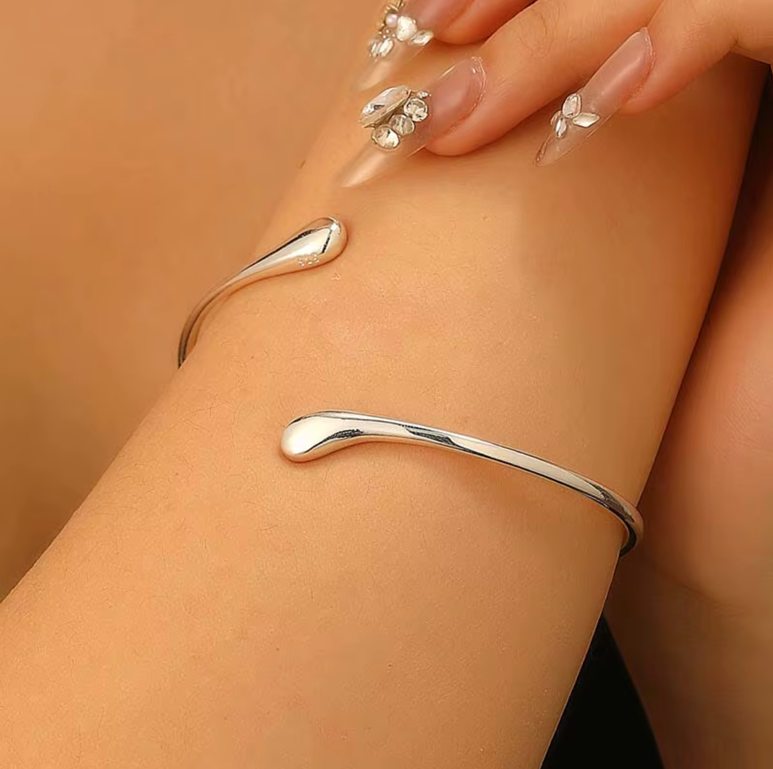 WATER DROP OPEN CUFF BRACELET
