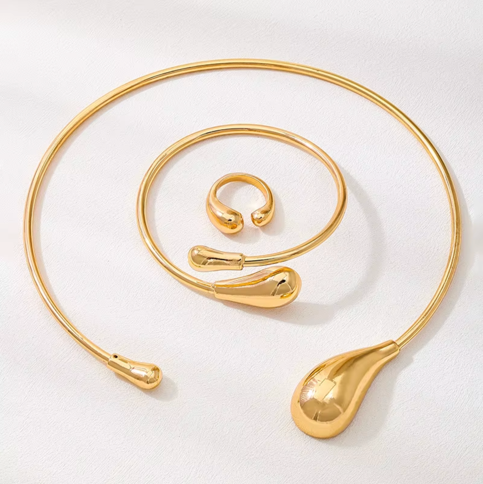 GOLDEN DROPLET JEWELRY SET