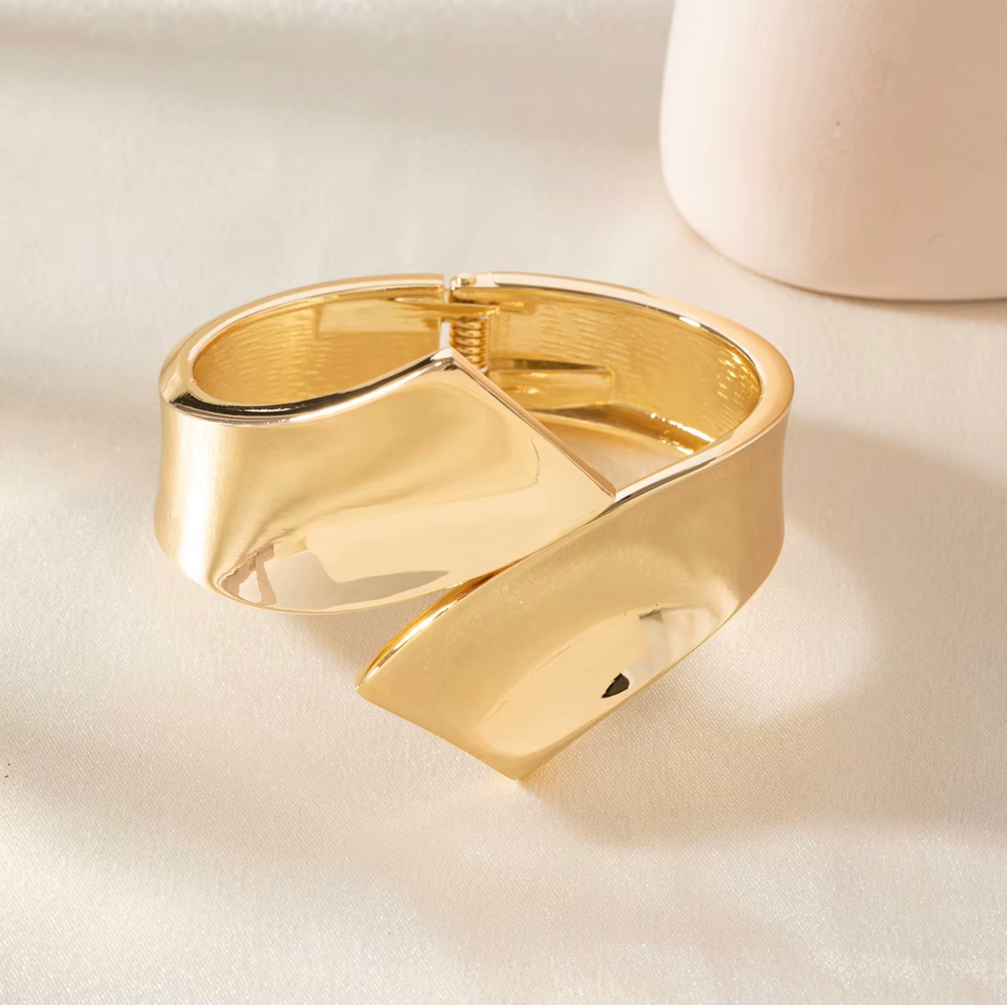 SCULPTURAL WAVE CUFF BRACELET