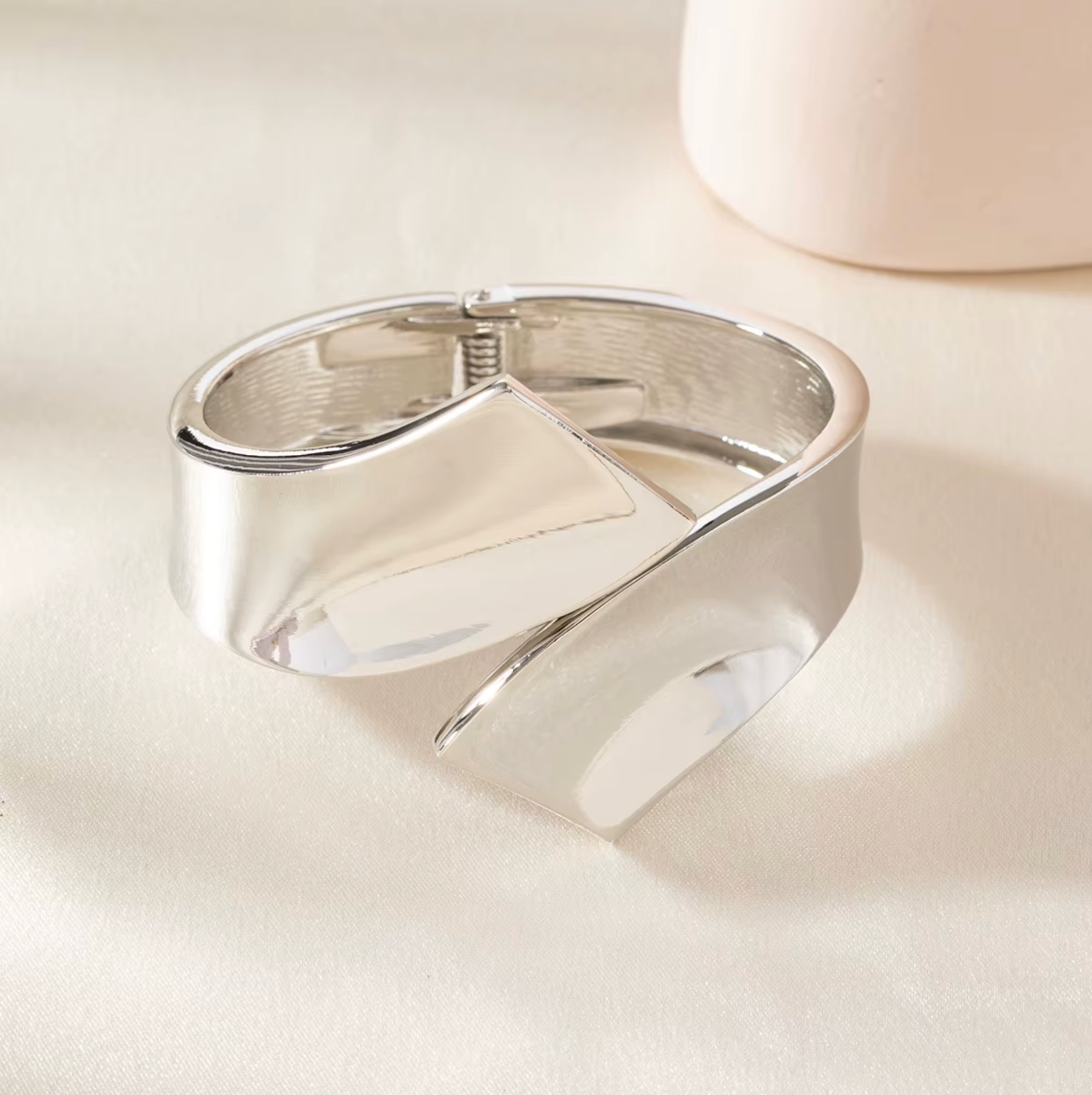 SCULPTURAL WAVE CUFF BRACELET