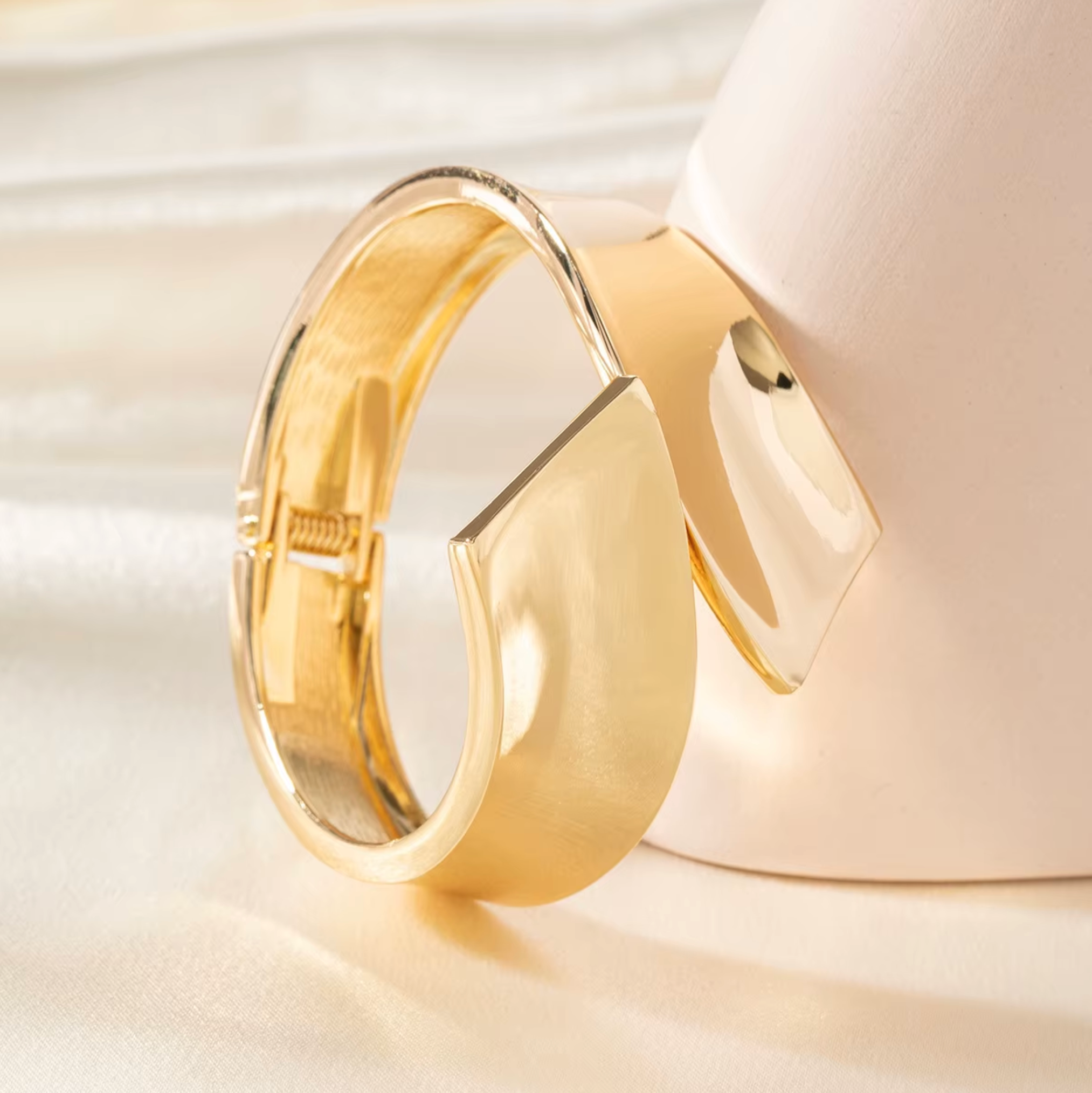 SCULPTURAL WAVE CUFF BRACELET