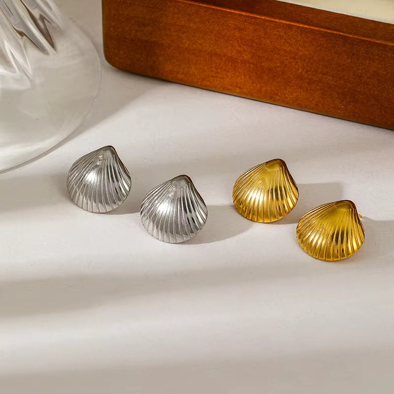 SEA SHELL STUD EARRINGS