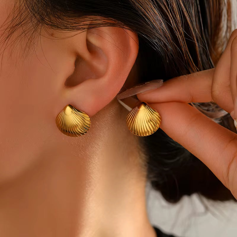SEA SHELL STUD EARRINGS