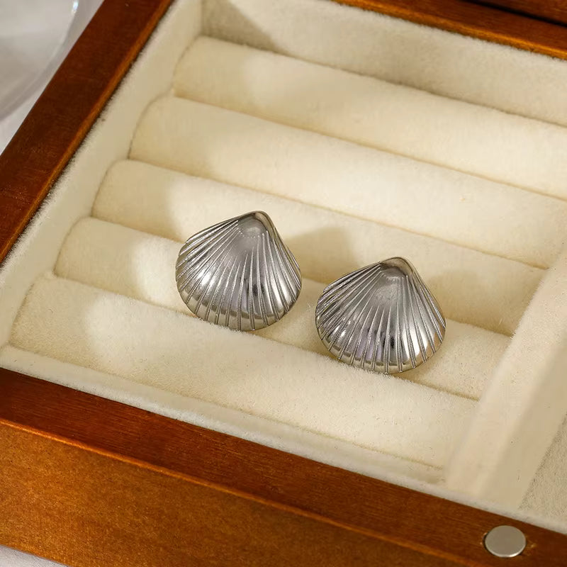 SEA SHELL STUD EARRINGS