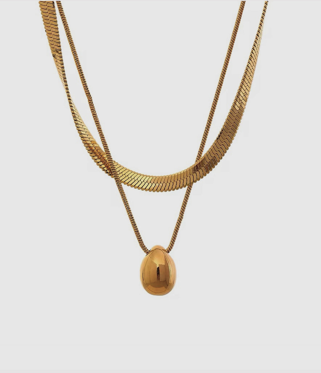 CORE SCULPTURAL PENDANT NECKLACE
