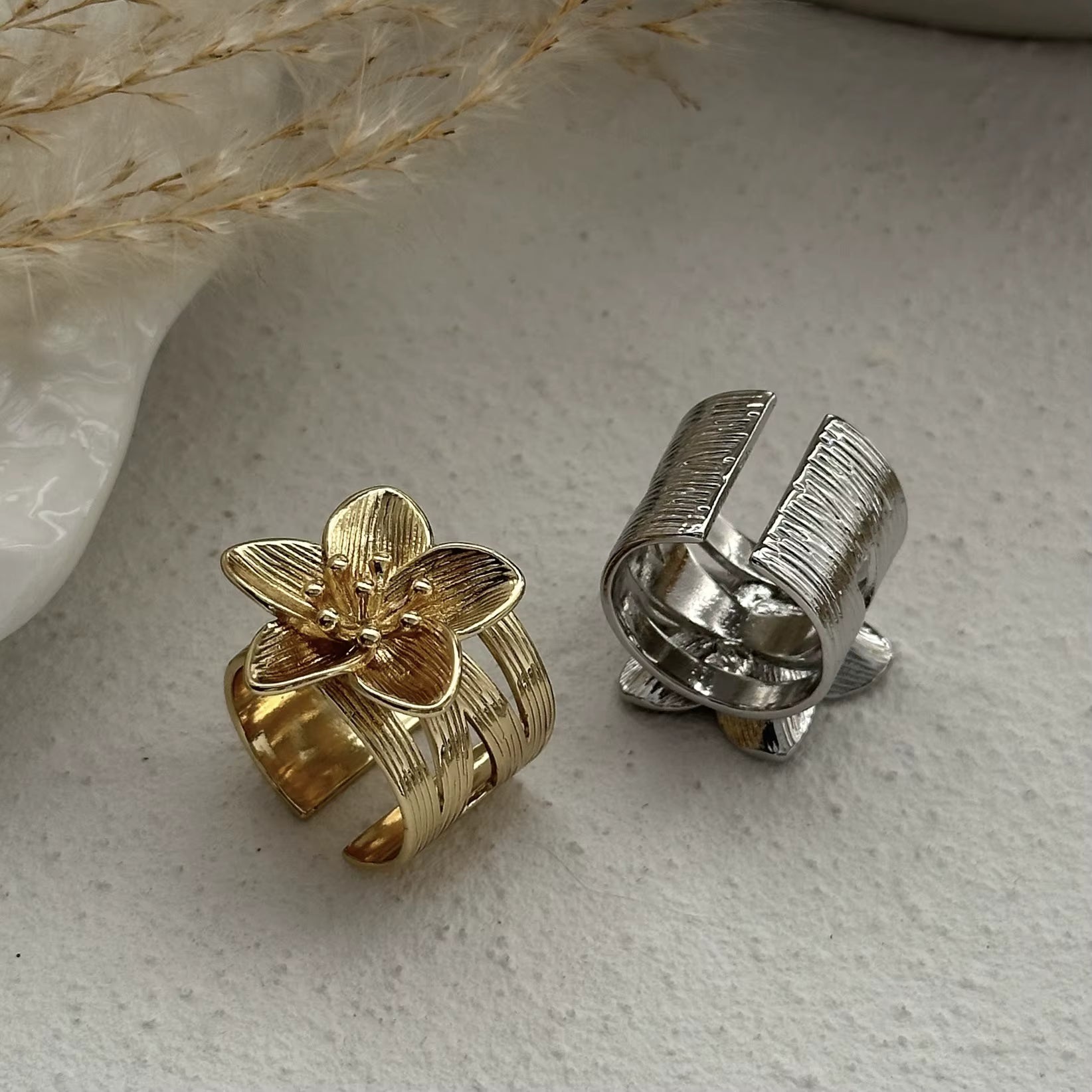 BOTANICA FLORAL GEOMETRIC RING