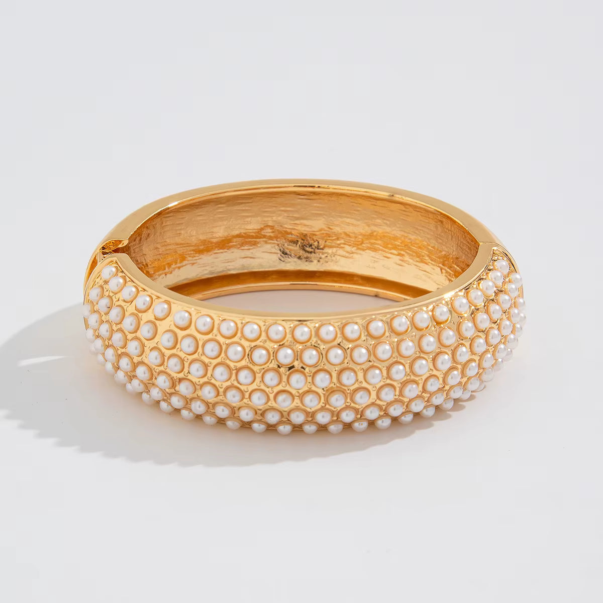 SEA TREASURES – PEARL SHORE CUFF BRACELET