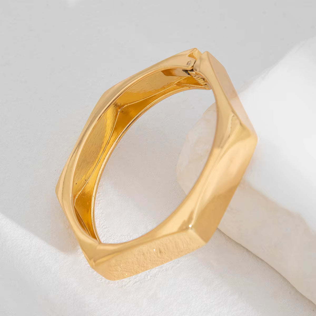 VINTAGE HEXAGON GOLD BRACELET