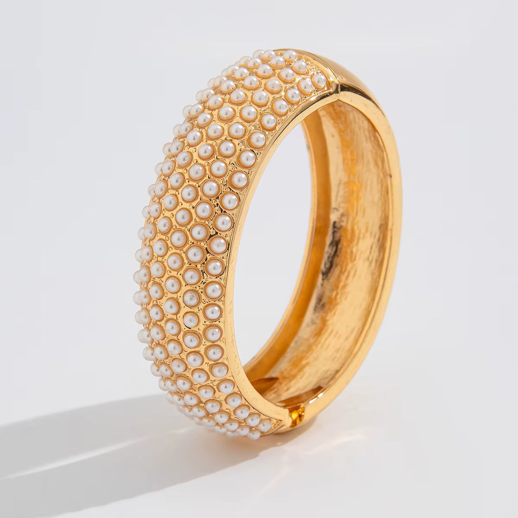 SEA TREASURES – PEARL SHORE CUFF BRACELET