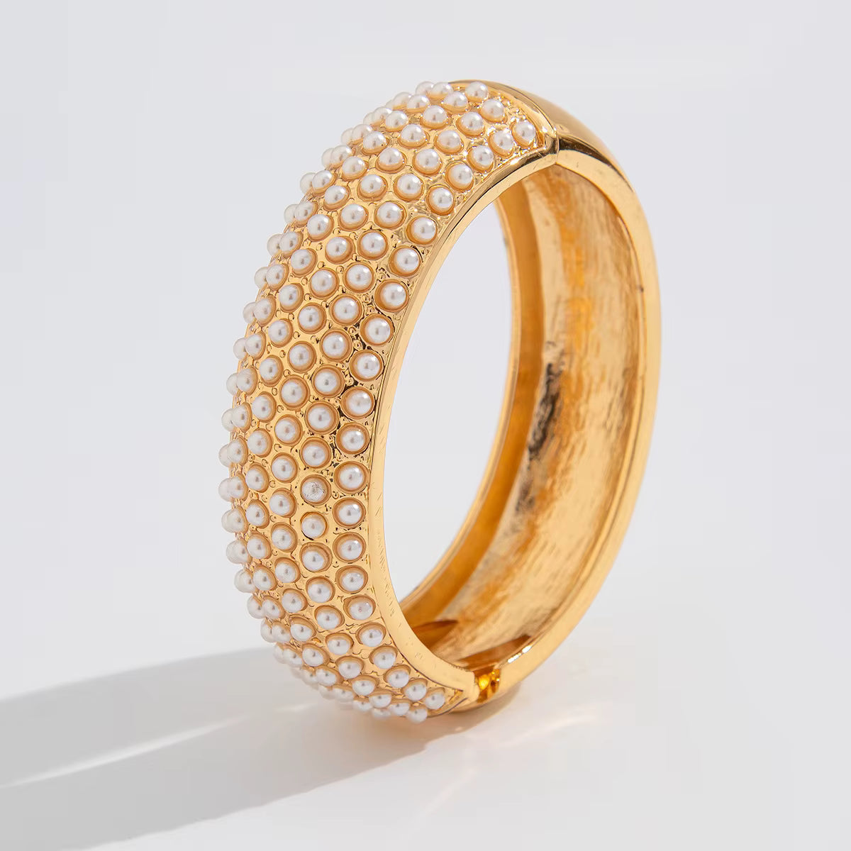 SEA TREASURES – PEARL SHORE CUFF BRACELET