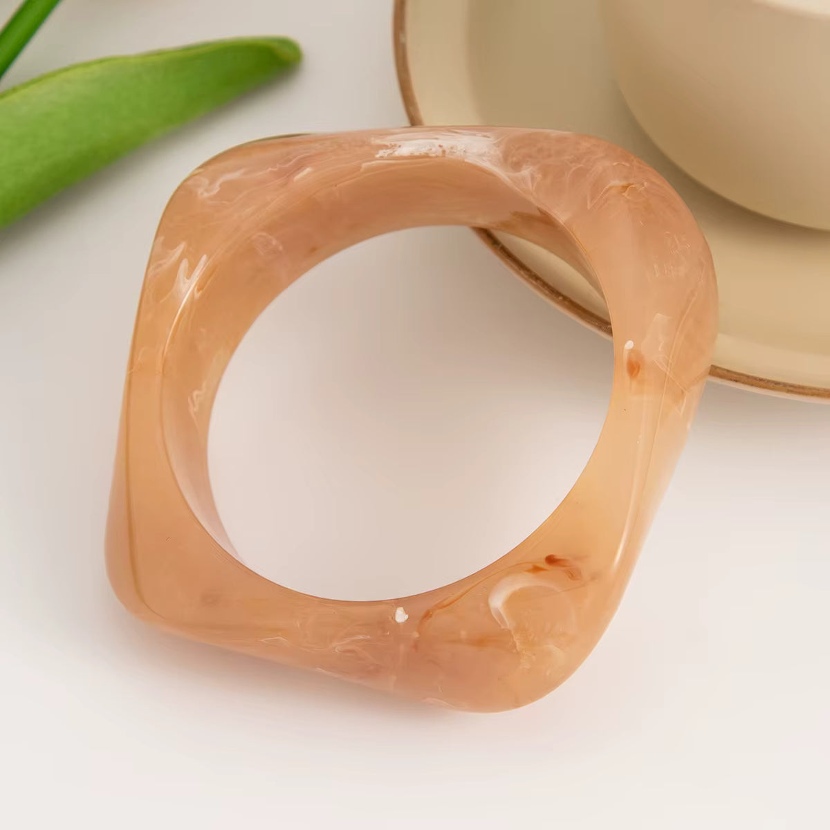 VINTAGE GEOMETRIC RESIN BANGLE BRACELETS SET