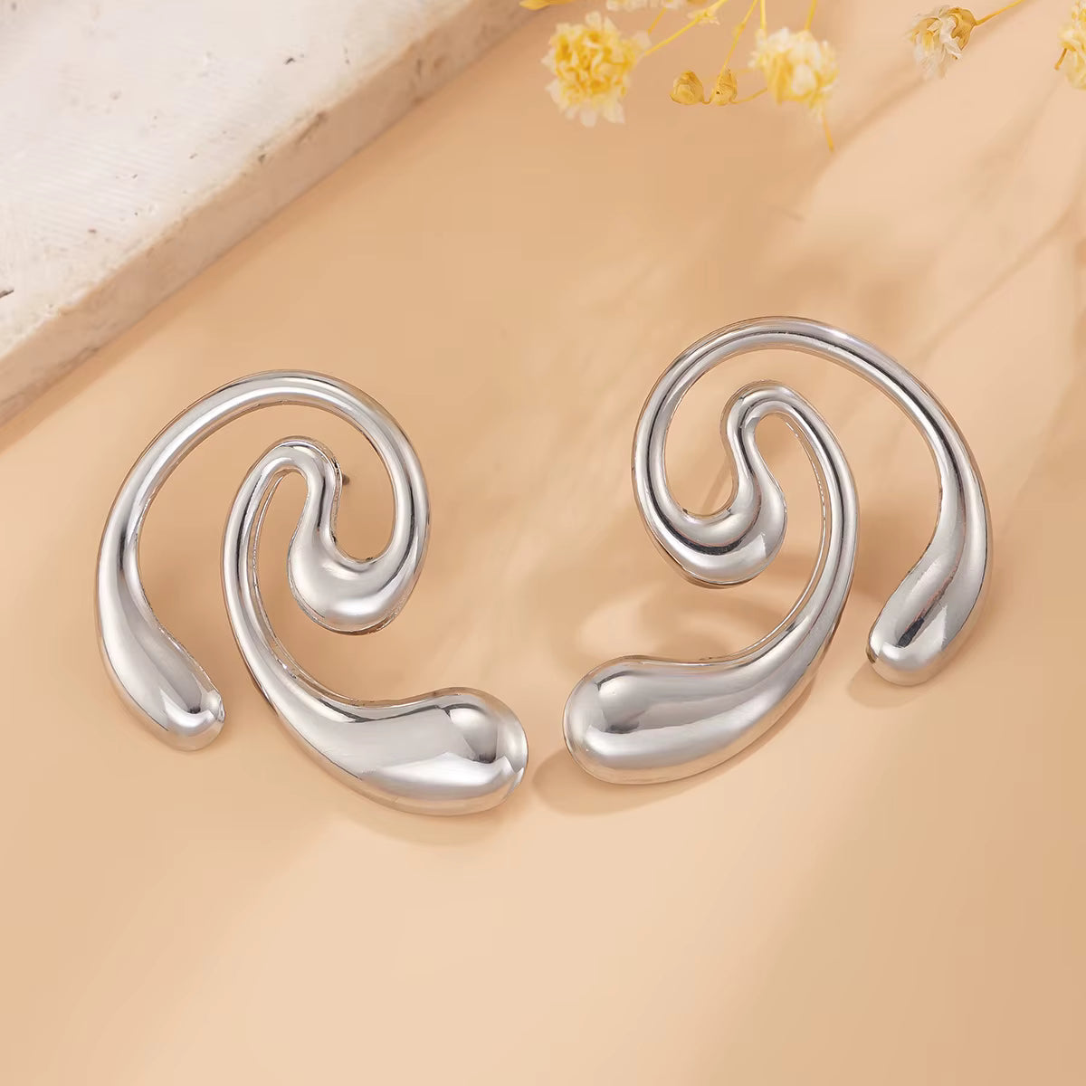 VINTAGE ABSTRACT SWIRL EARRINGS
