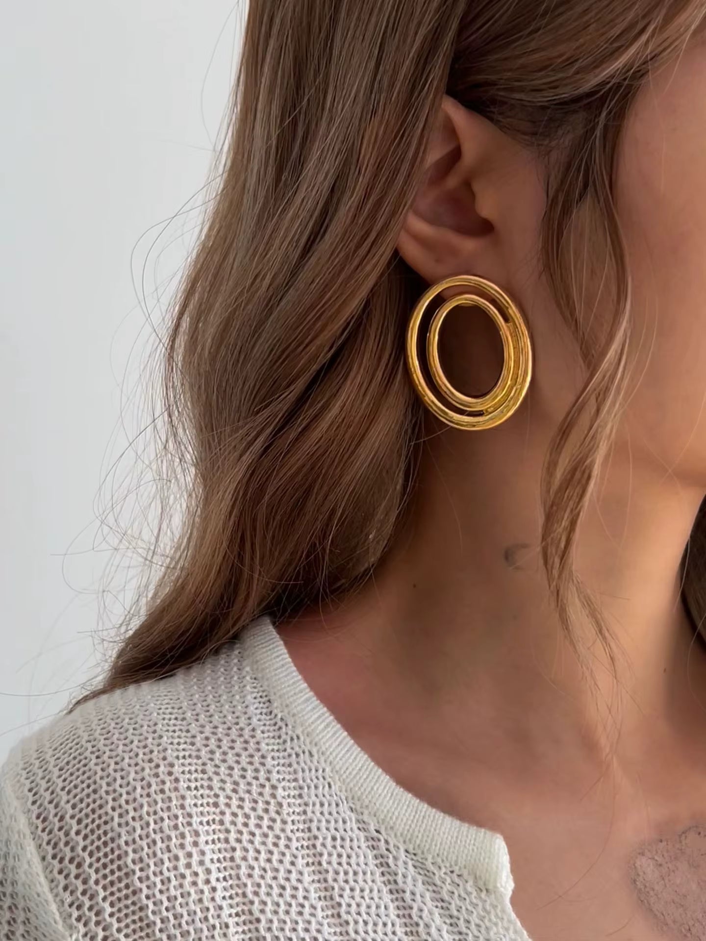 VINTAGE HOLLOW ROUND EARRINGS