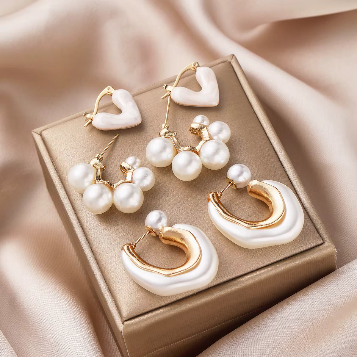 SEA TREASURE PEARL EARRING SET