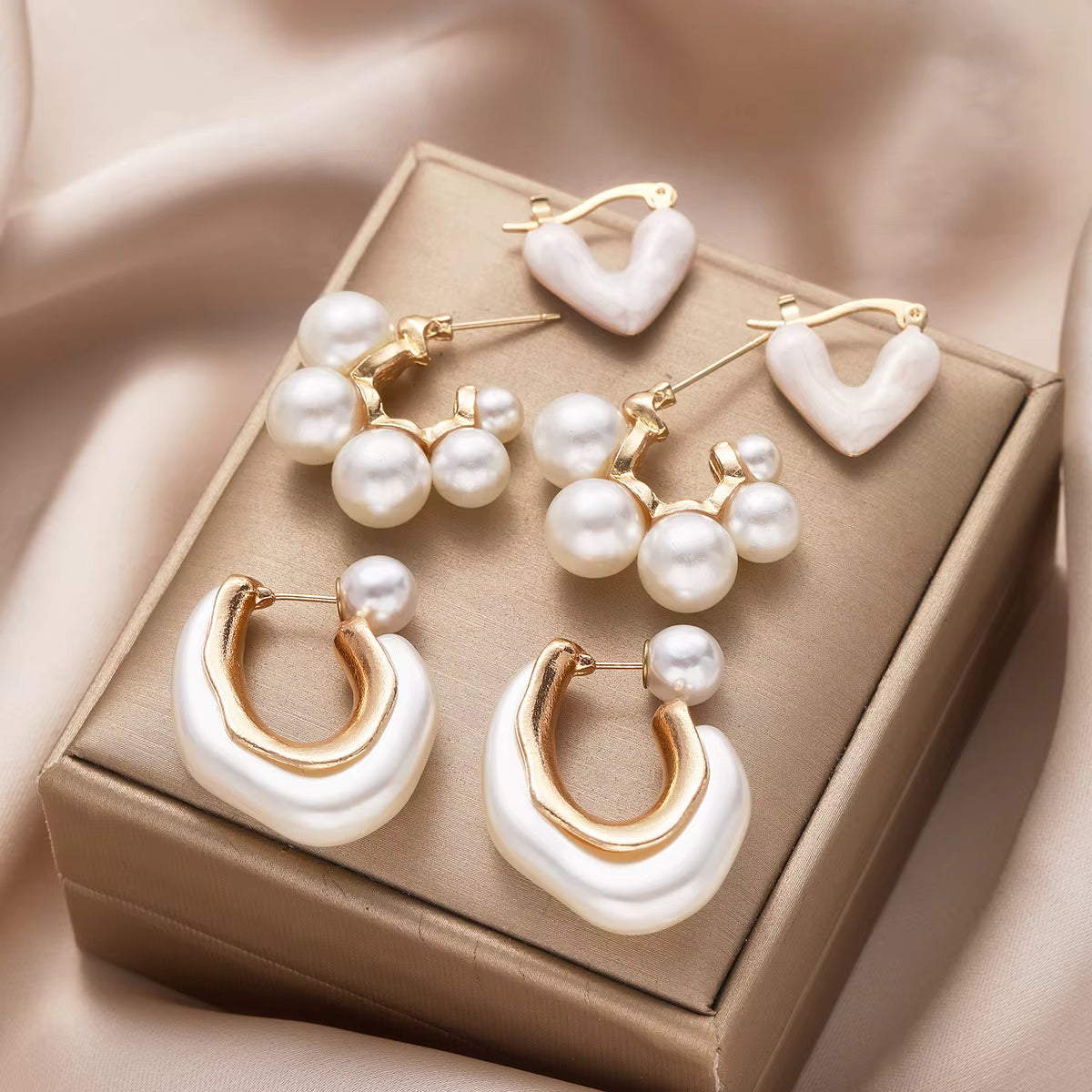 SEA TREASURE PEARL EARRING SET