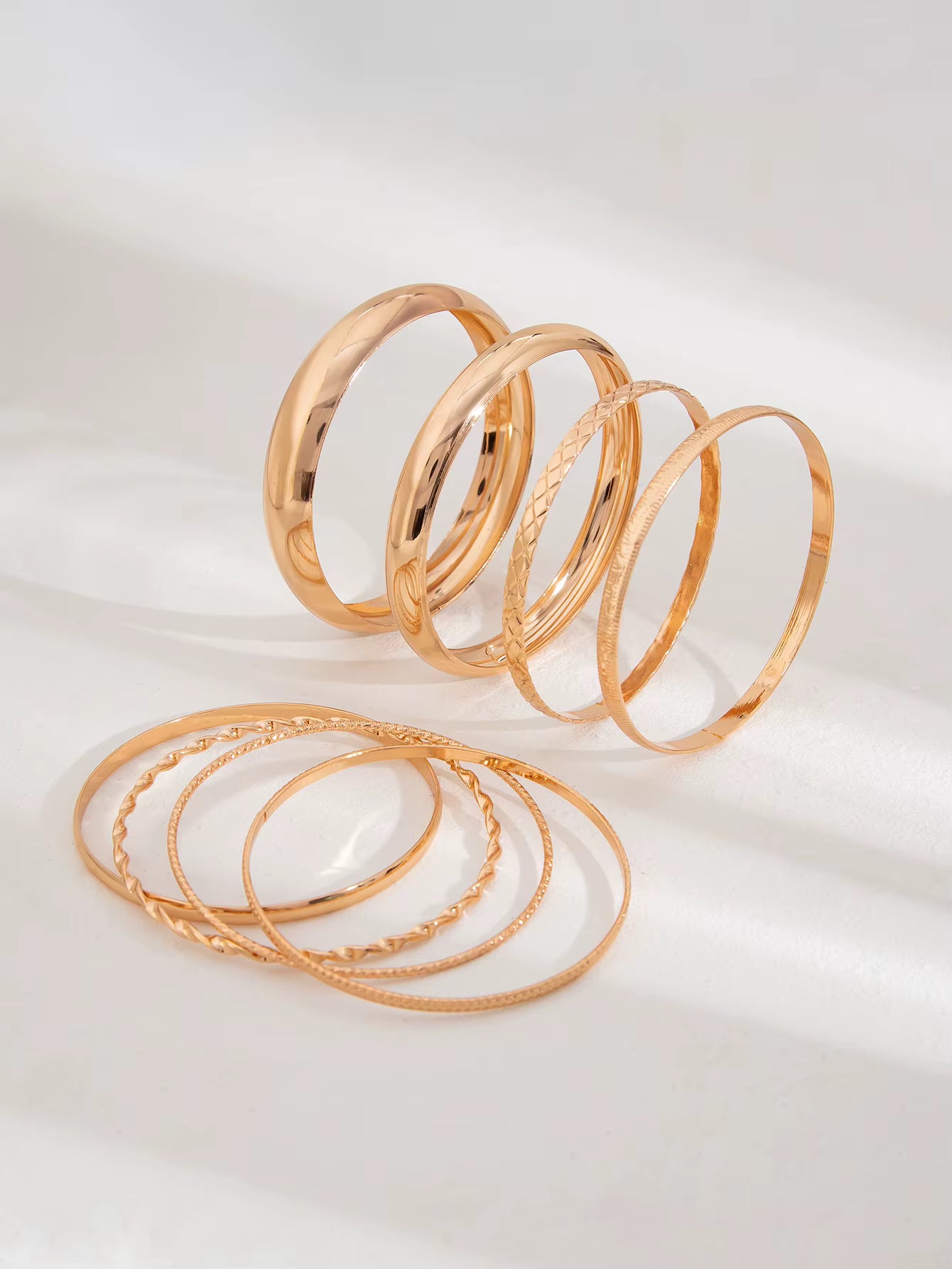 ESSENTIAL GOLD BANGLE BACELETS SET (8 PCS)