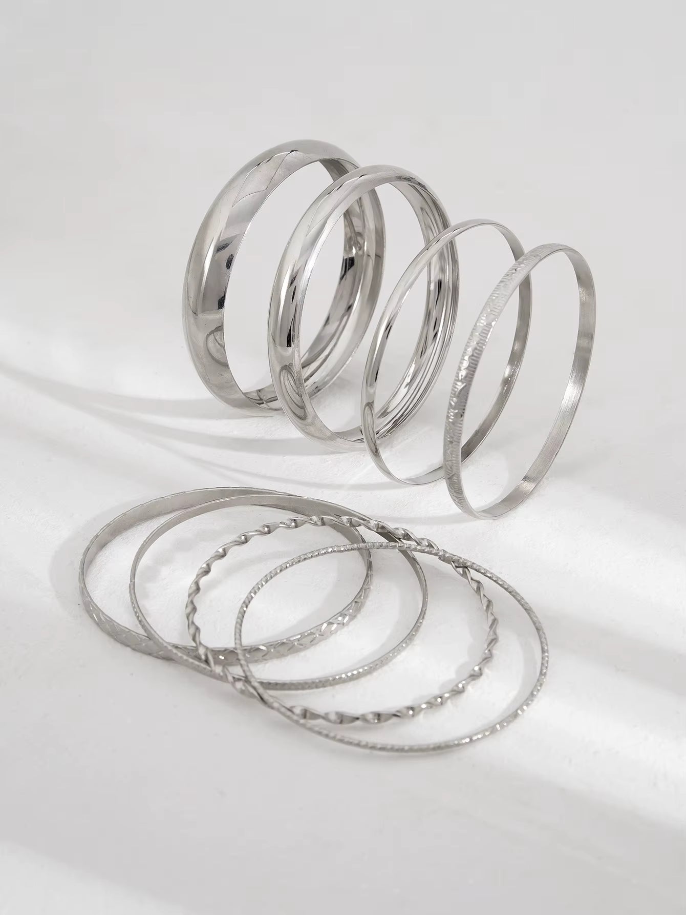 ESSENTIAL GOLD BANGLE BACELETS SET (8 PCS)