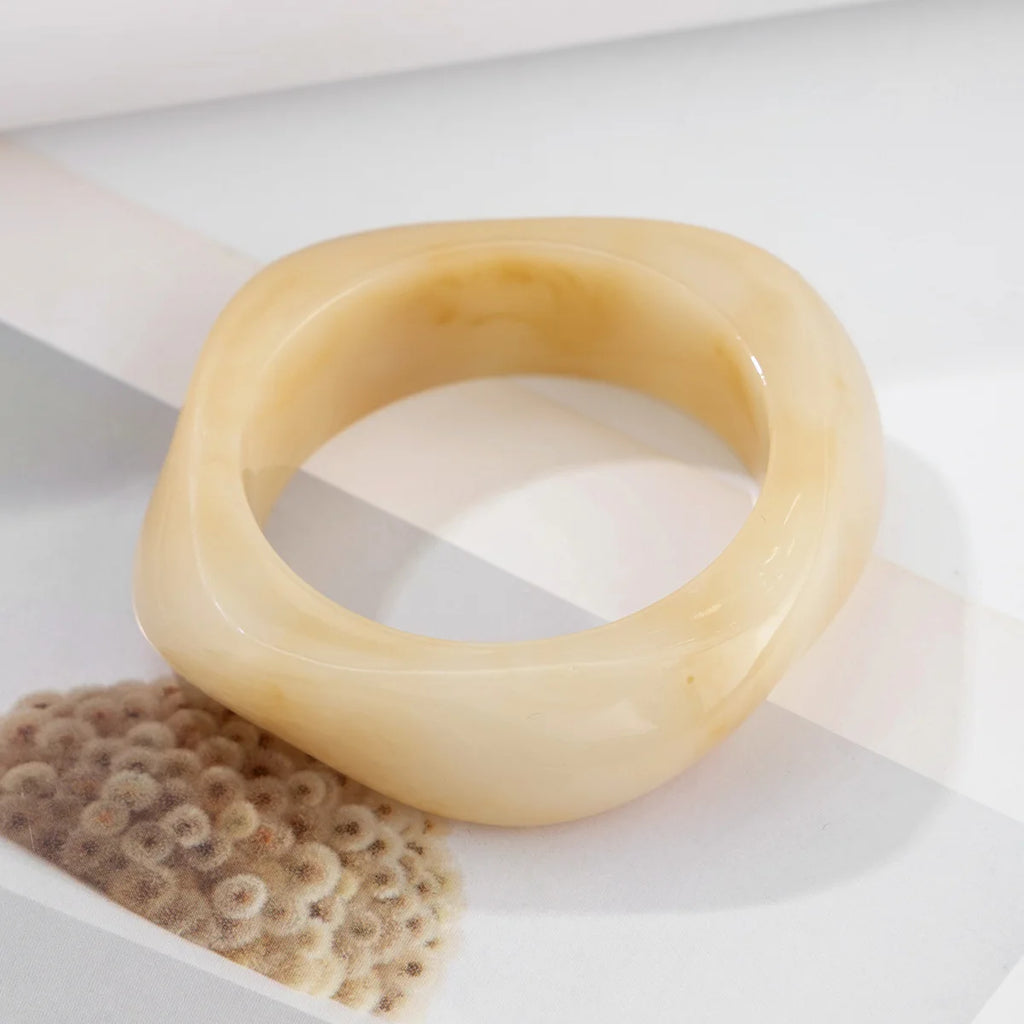MOLTEN RESIN CUFF