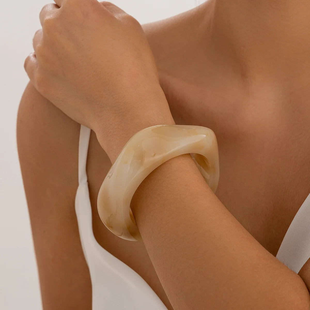 MOLTEN RESIN CUFF