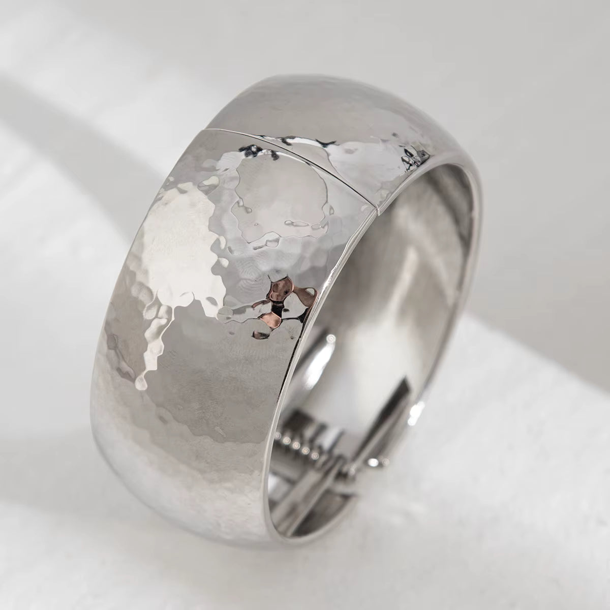 VINTAGE HAMMERED BRACELET