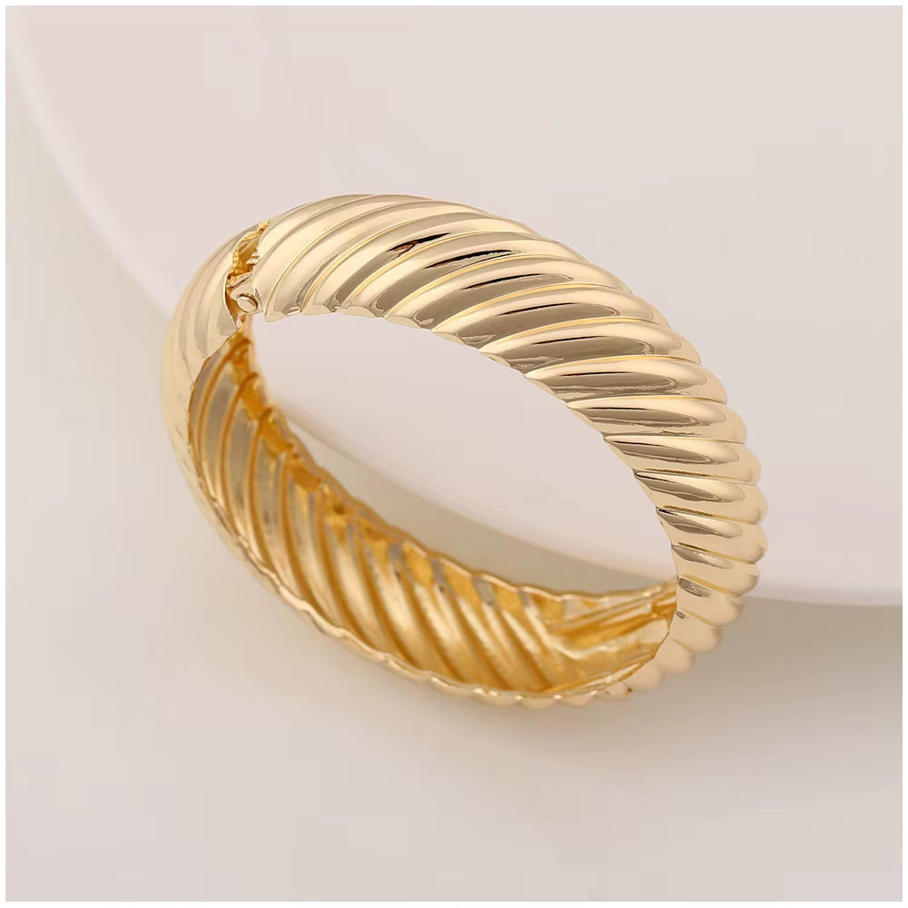 VINTAGE AURELIA BOLD TWISTED CUFF BRACELET
