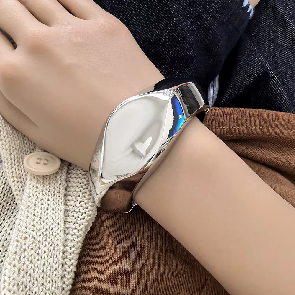VINTAGE SCULPTURAL WAVE CUFF BRACELET