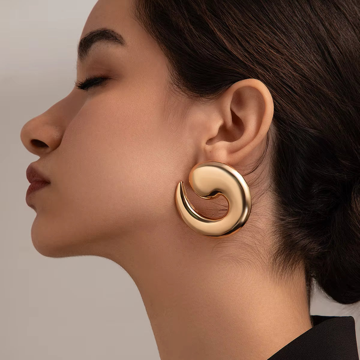 BOLD HOOP STUD EARRINGS