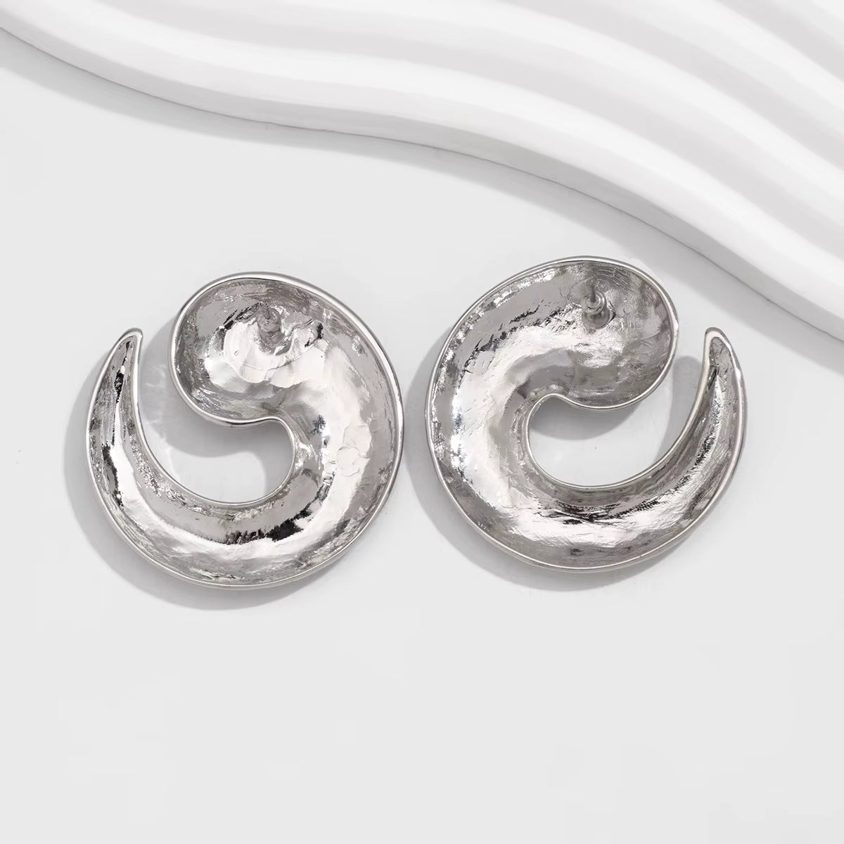 BOLD HOOP STUD EARRINGS