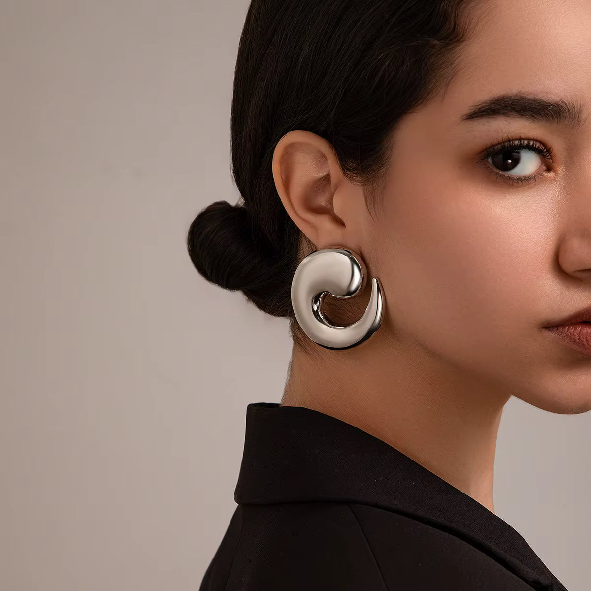 BOLD HOOP STUD EARRINGS