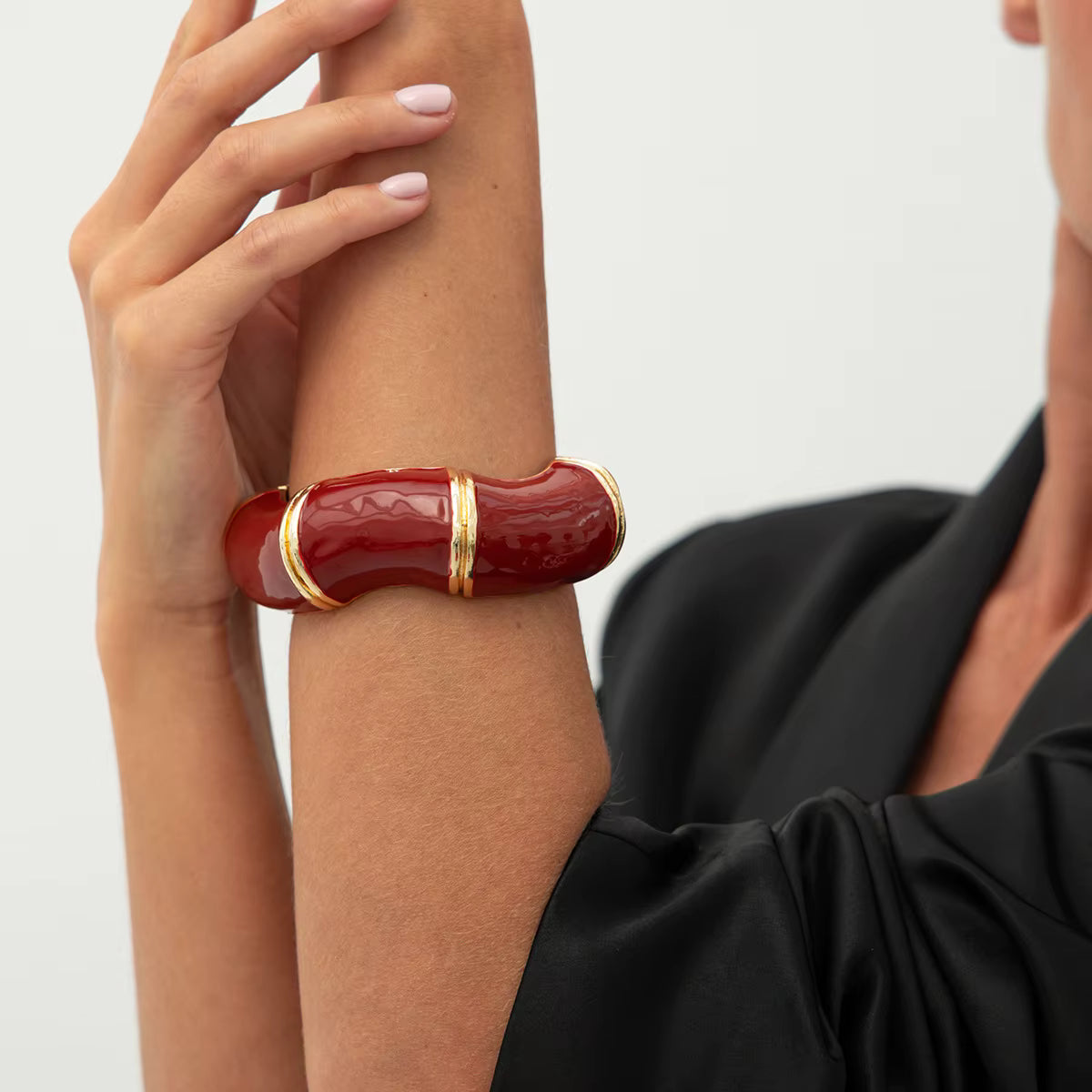 VINTAGE ONYX ENAMEL CUFF BRACELET