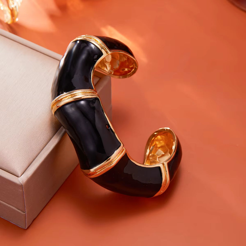 VINTAGE ONYX ENAMEL CUFF BRACELET