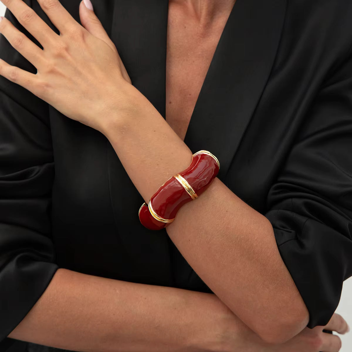 VINTAGE ONYX ENAMEL CUFF BRACELET