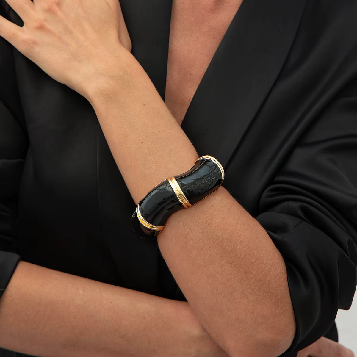 VINTAGE ONYX ENAMEL CUFF BRACELET