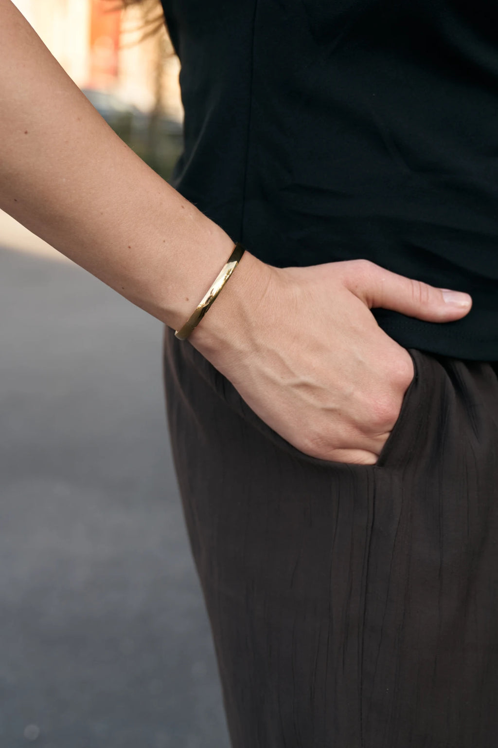 LINE MINIMAL BANGLE BRACELET