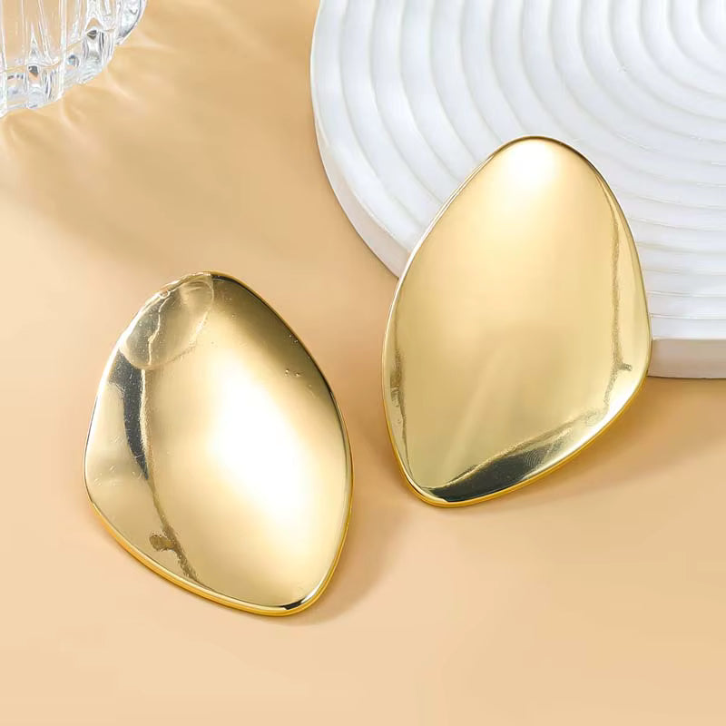 OVAL SCULPT STATEMENT EARRINGS