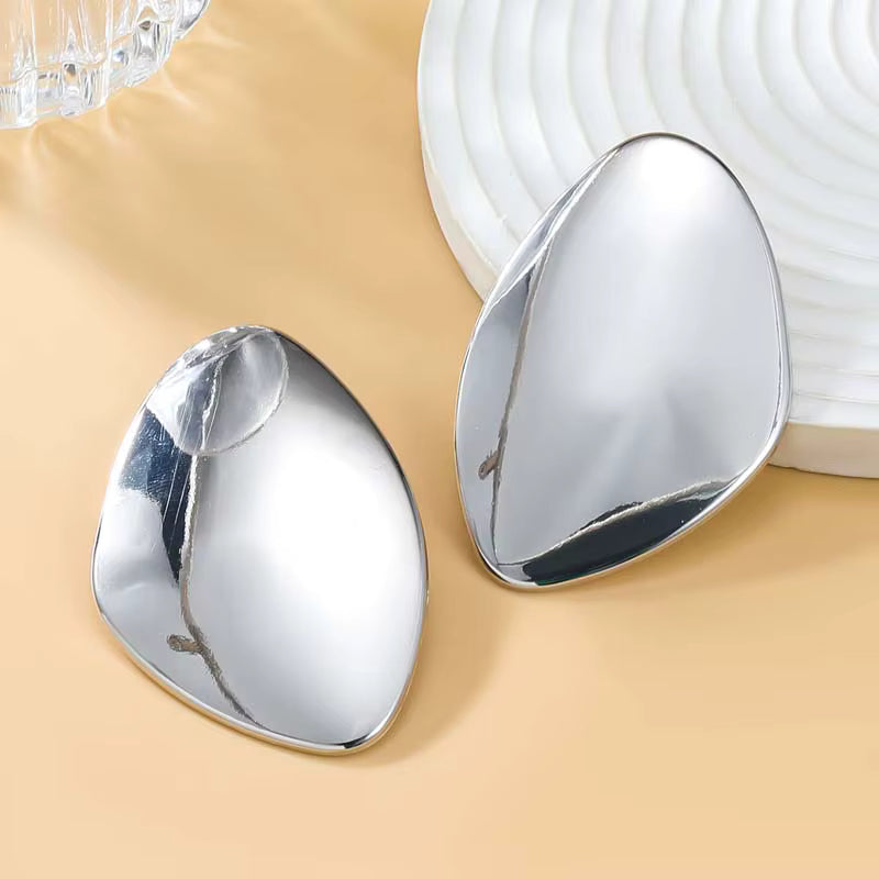 OVAL SCULPT STATEMENT EARRINGS