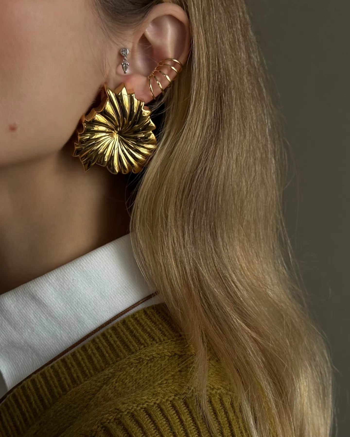 BOTANICA GOLD LEAF SCULPTURAL EARRINGS