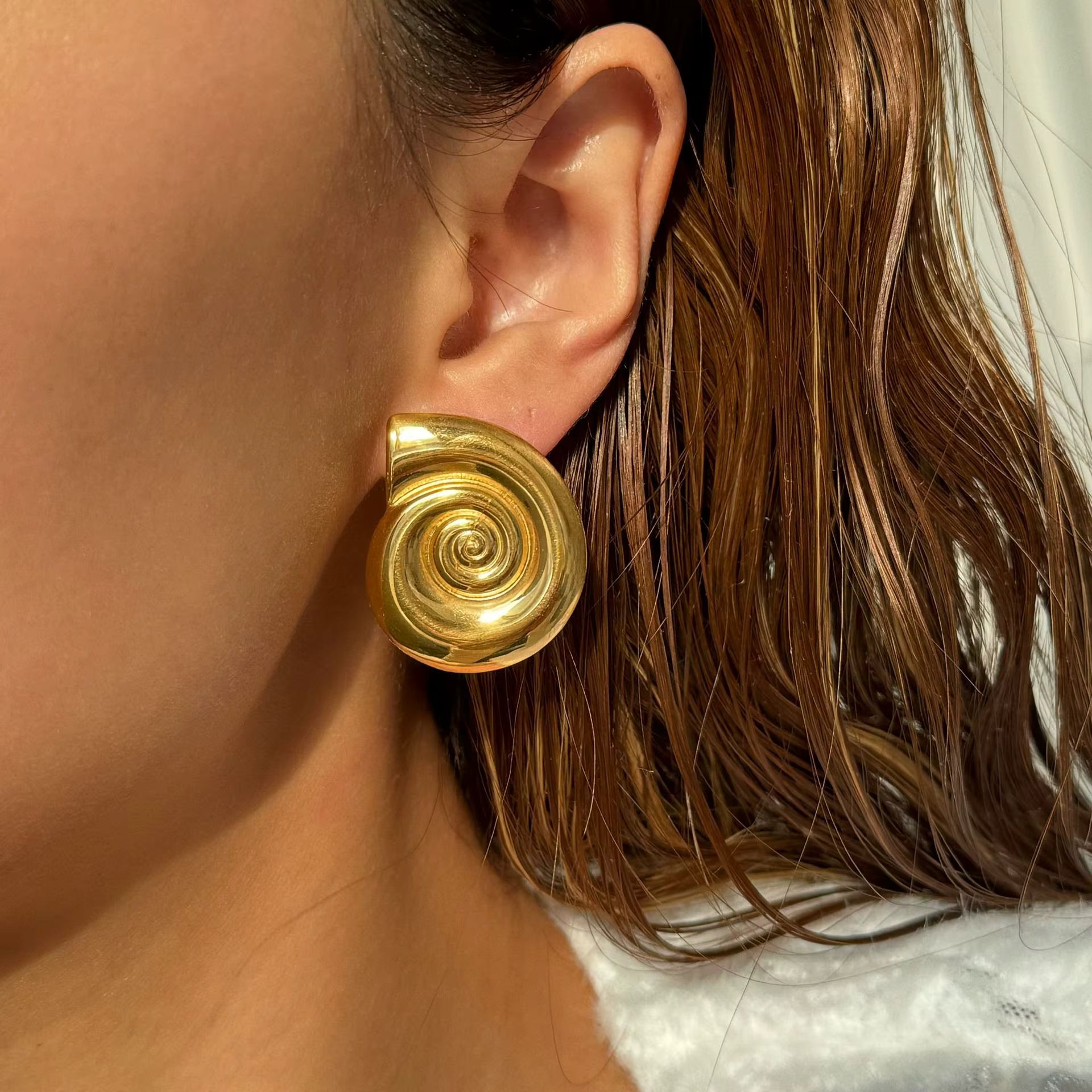 GOLDEN SPIRAL SHELL EARRINGS