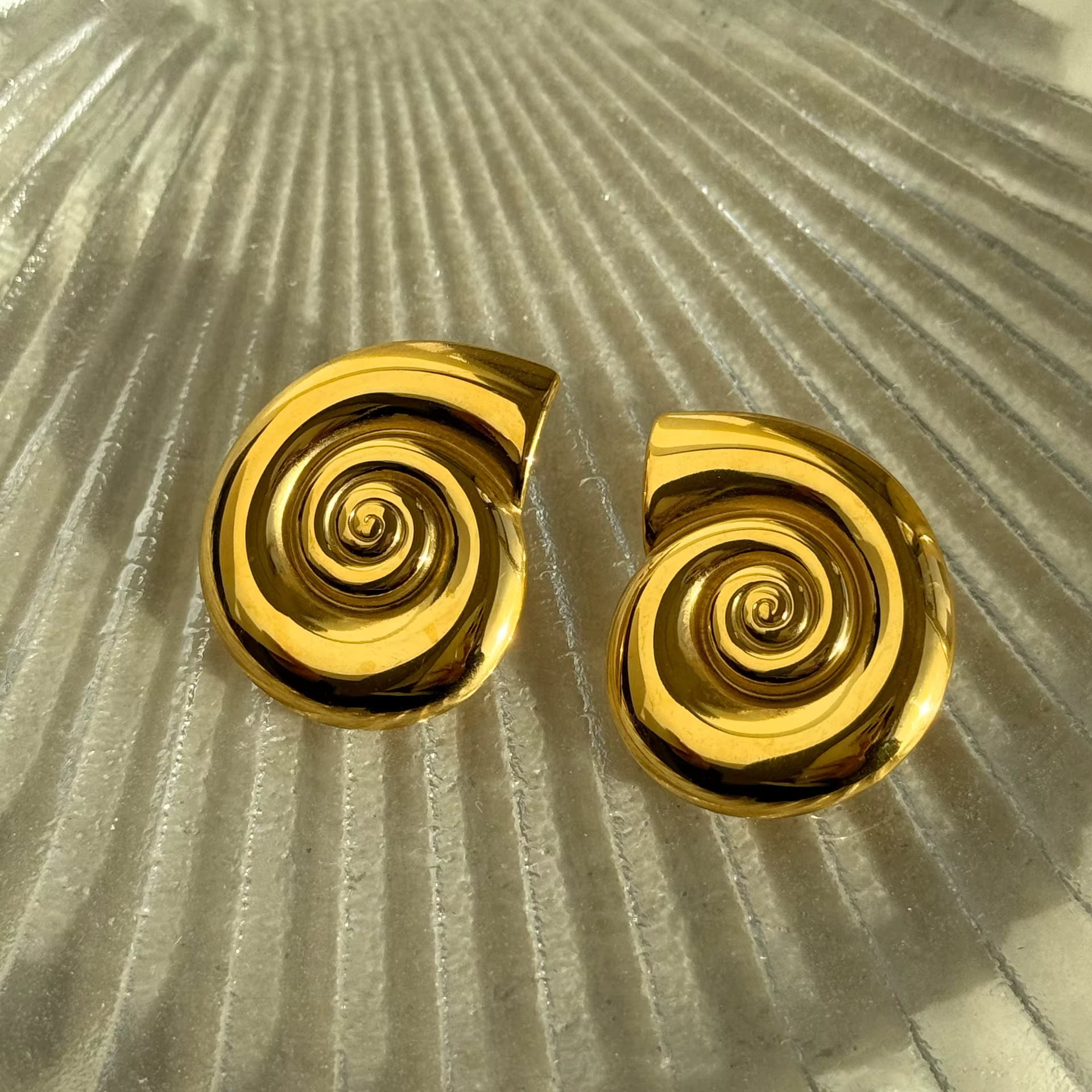 GOLDEN SPIRAL SHELL EARRINGS