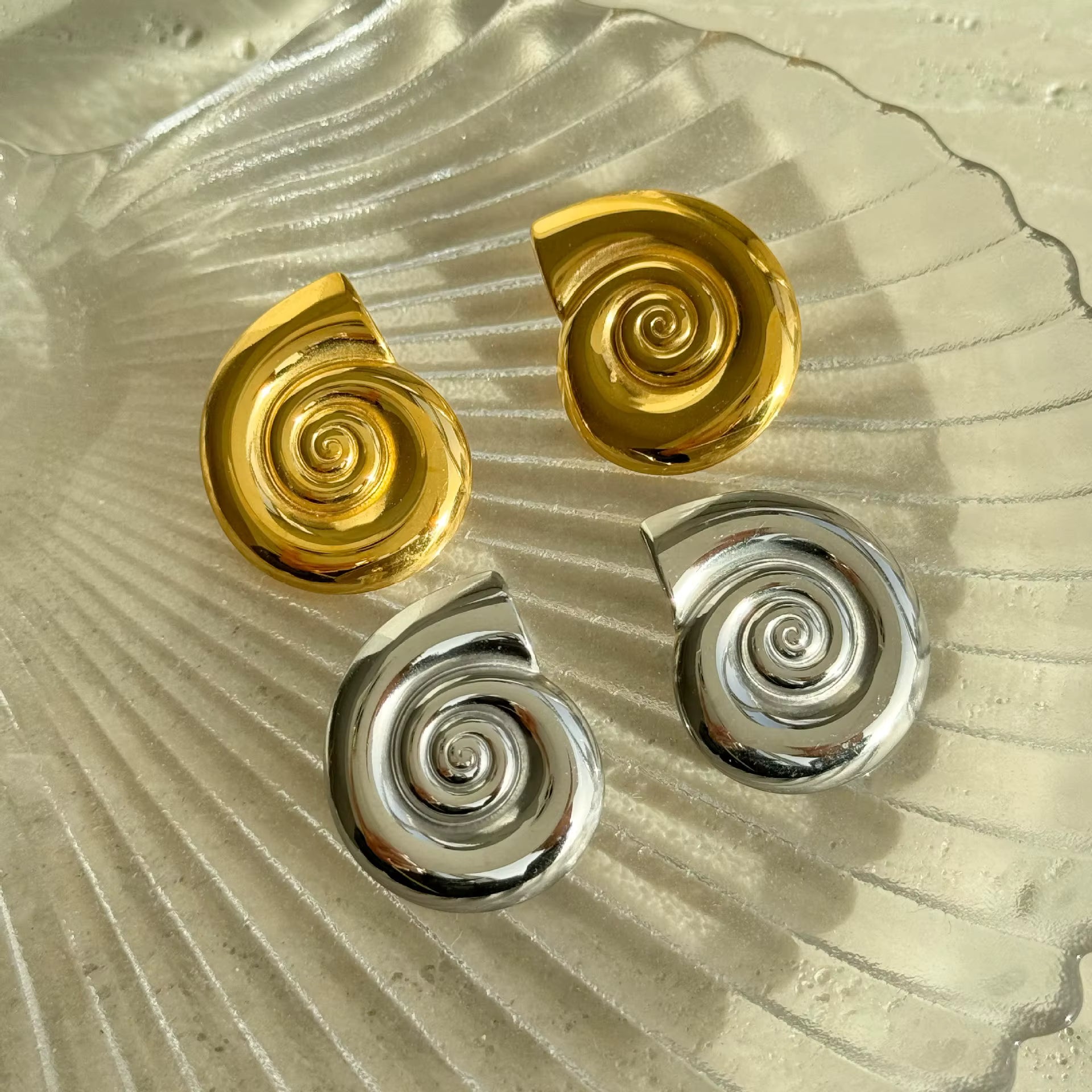 GOLDEN SPIRAL SHELL EARRINGS