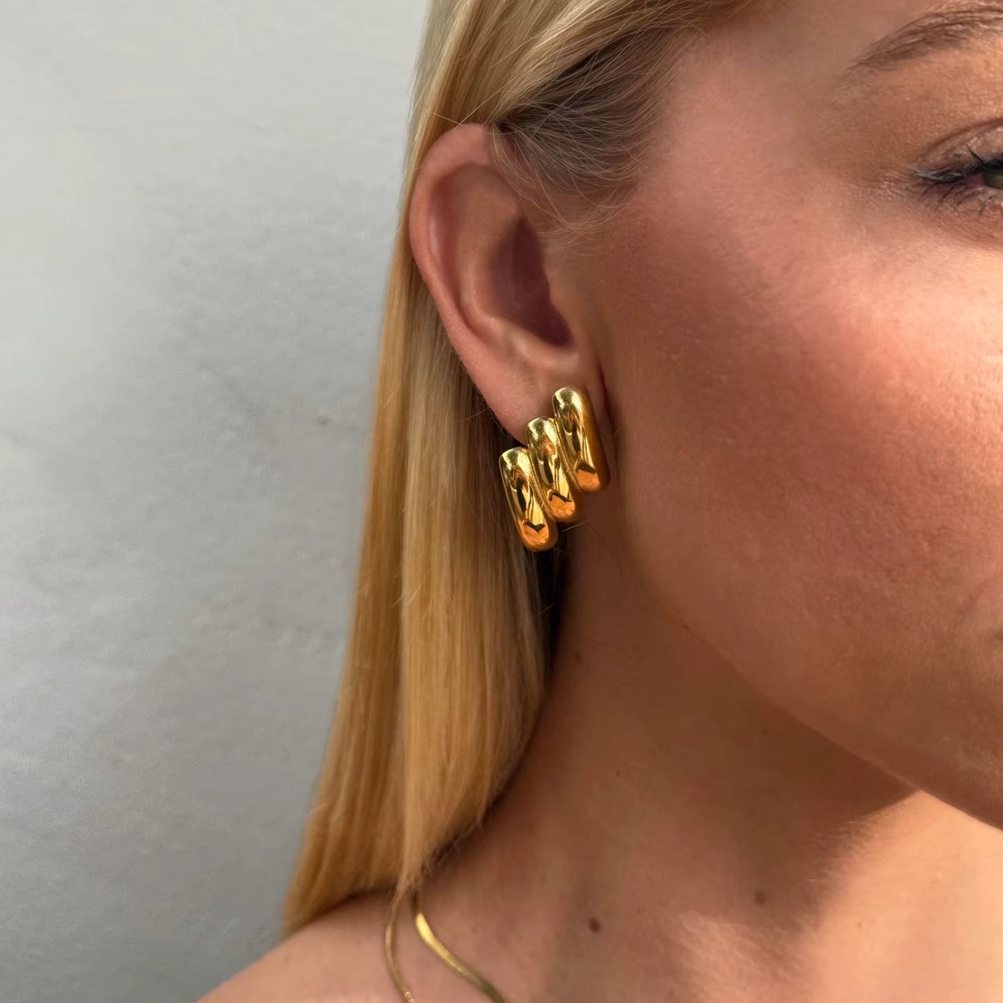 LAYERED GOLD STUD EARRINGS