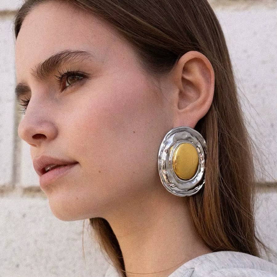 VINTAGE SCULPTURAL OVAL STUD EARRINGS