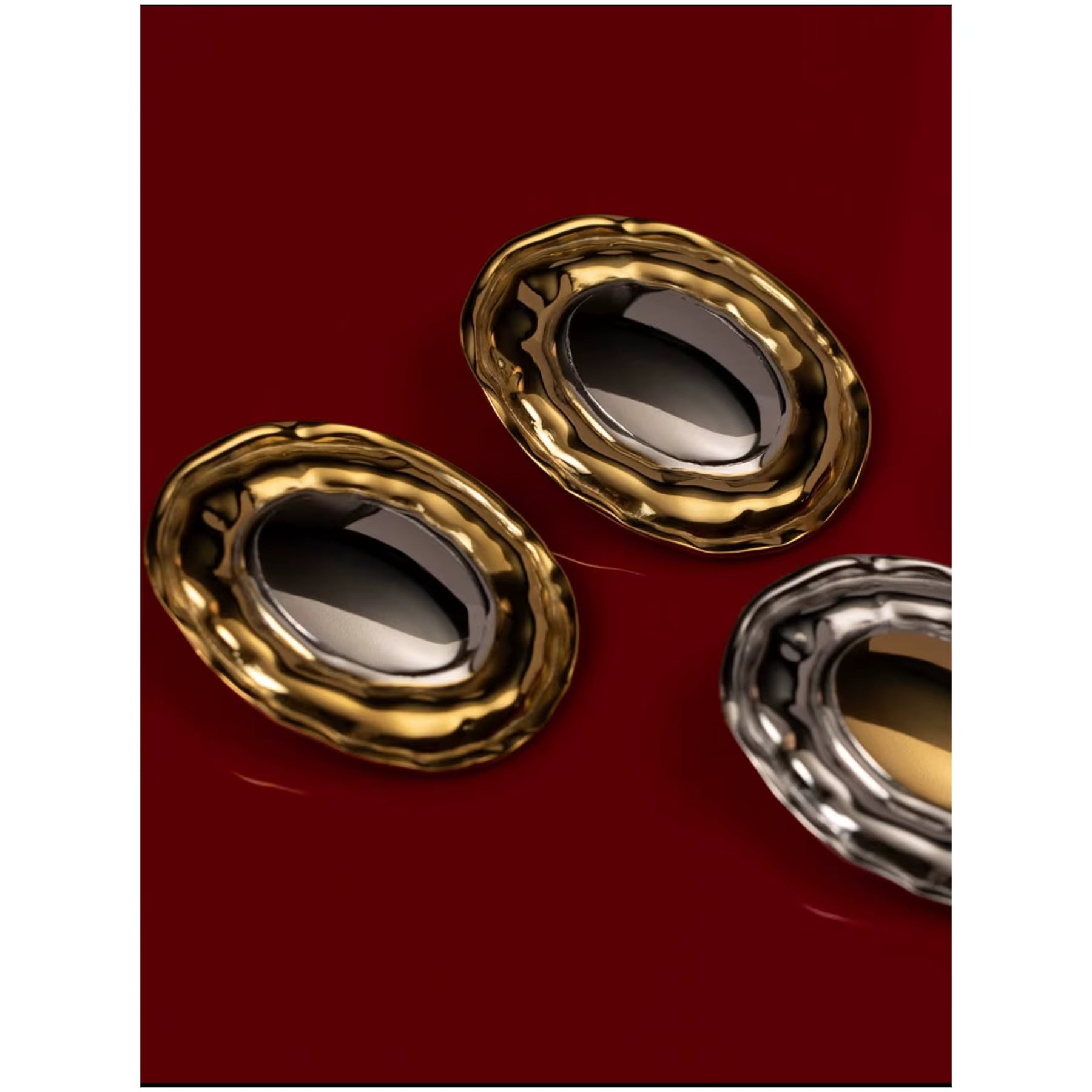 VINTAGE SCULPTURAL OVAL STUD EARRINGS