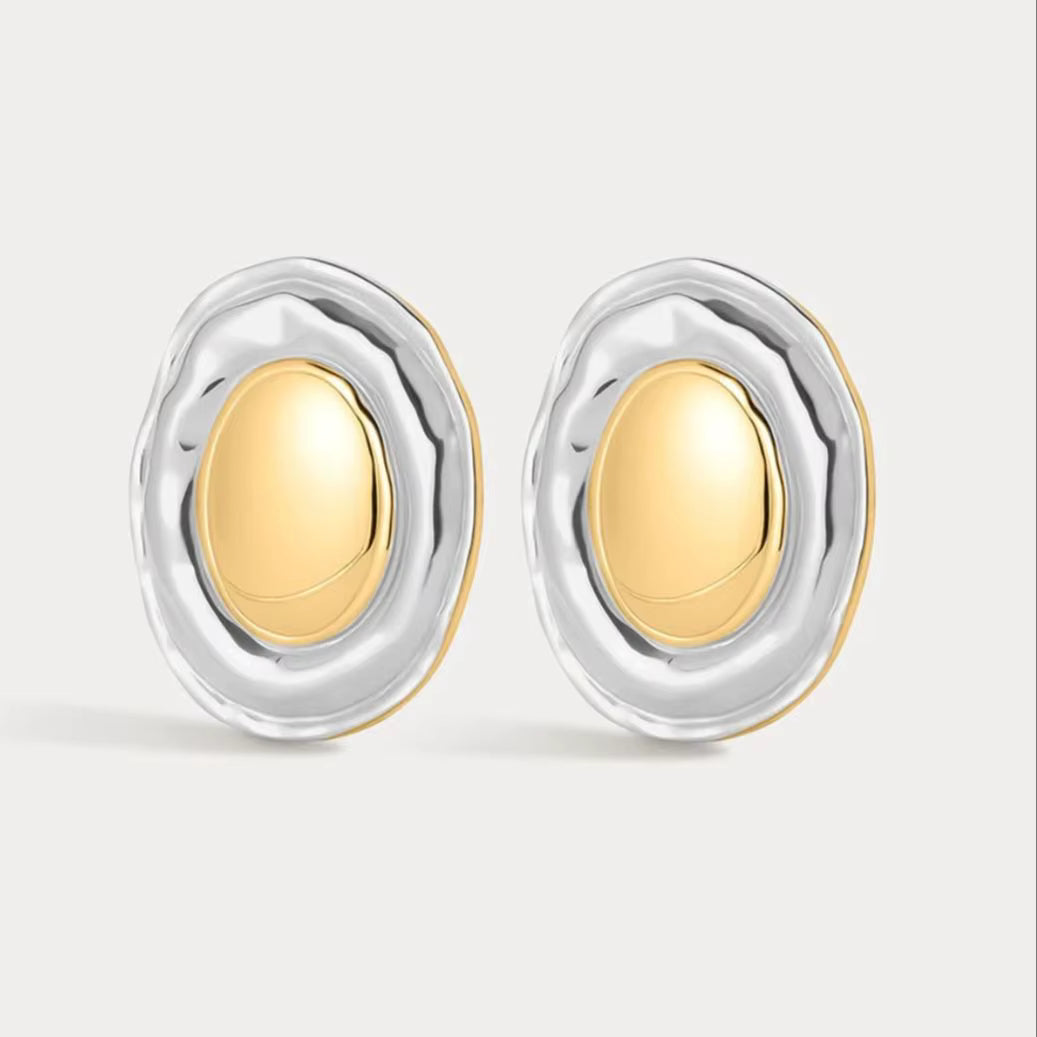 VINTAGE SCULPTURAL OVAL STUD EARRINGS