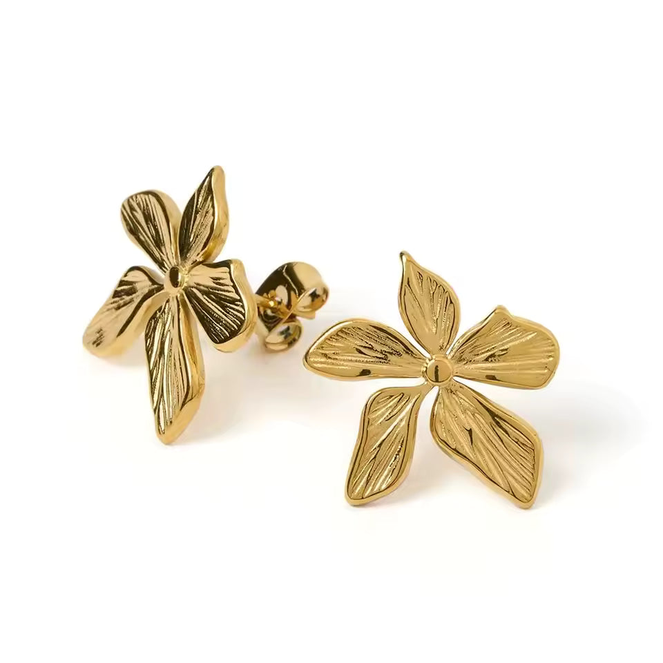 SEA GOLD LILY STUD EARRINGS